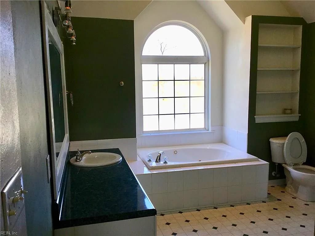 1700 Oliver AVE, CHESAPEAKE VA 23324 - Photo 4