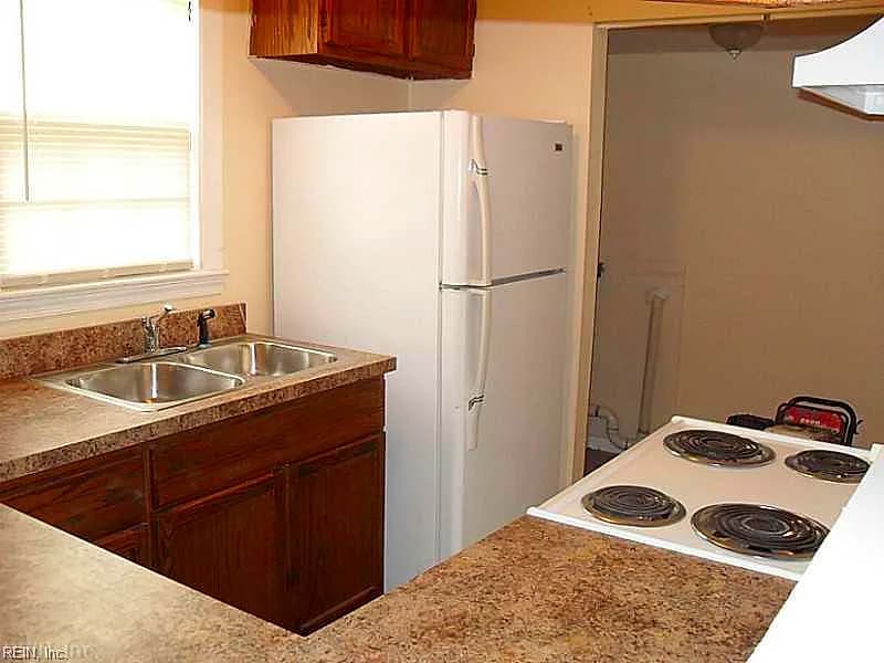 409 Colonial AVE, HAMPTON VA 23661 - Photo 5