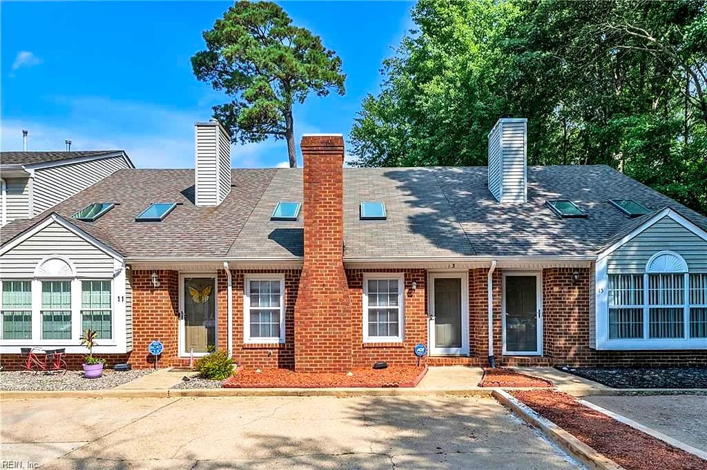 13 Hackberry PL, HAMPTON VA 23666 - Photo 2