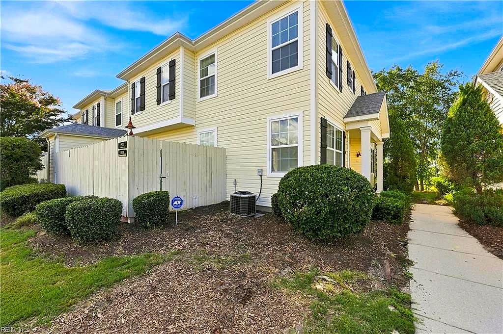 1535 Hambledon LOOP, CHESAPEAKE VA 23320 - Photo 3