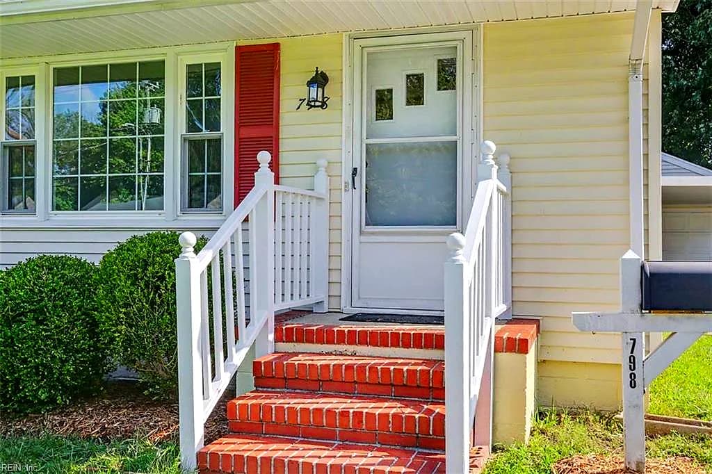 798 Old Oyster Point RD, NEWPORT NEWS VA 23602 - Photo 5