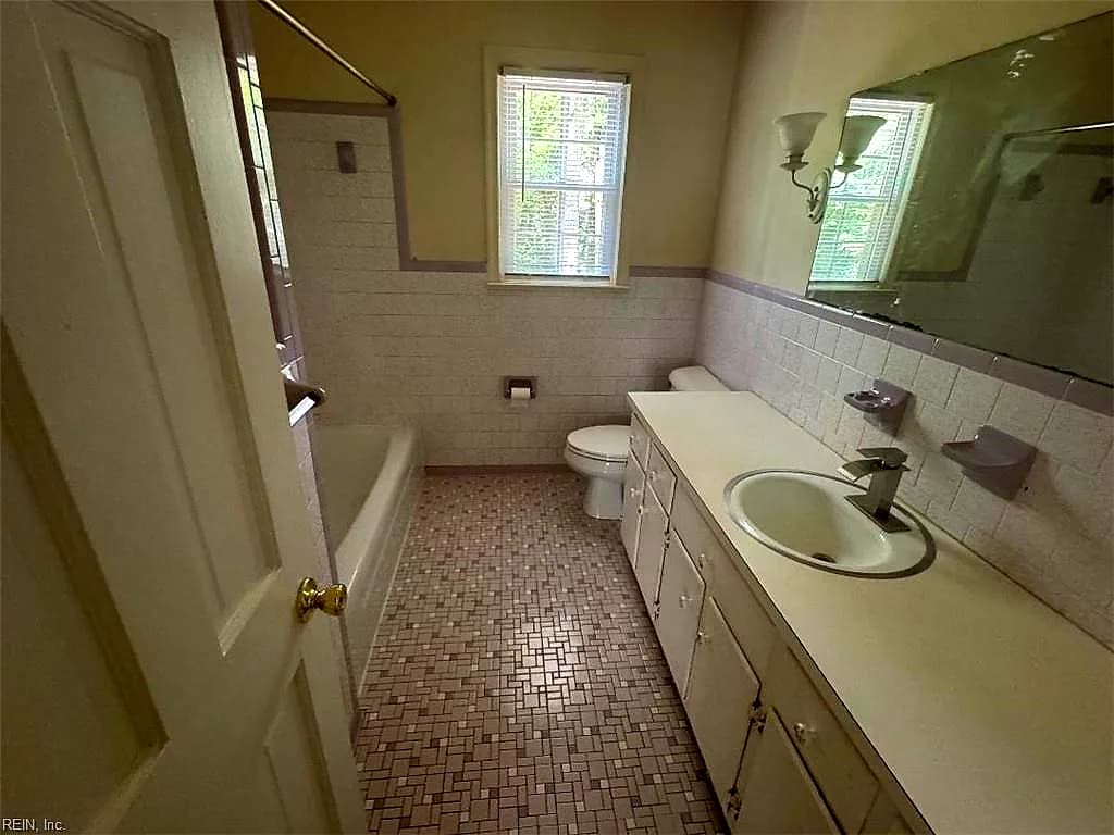 105 Marlin CIR, YORKTOWN VA 23692 thumb 12