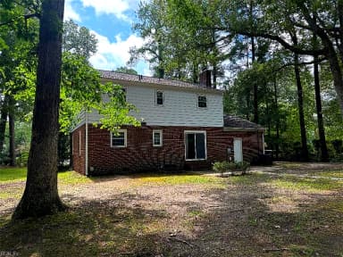105 Marlin CIR, YORKTOWN VA 23692 thumb 3