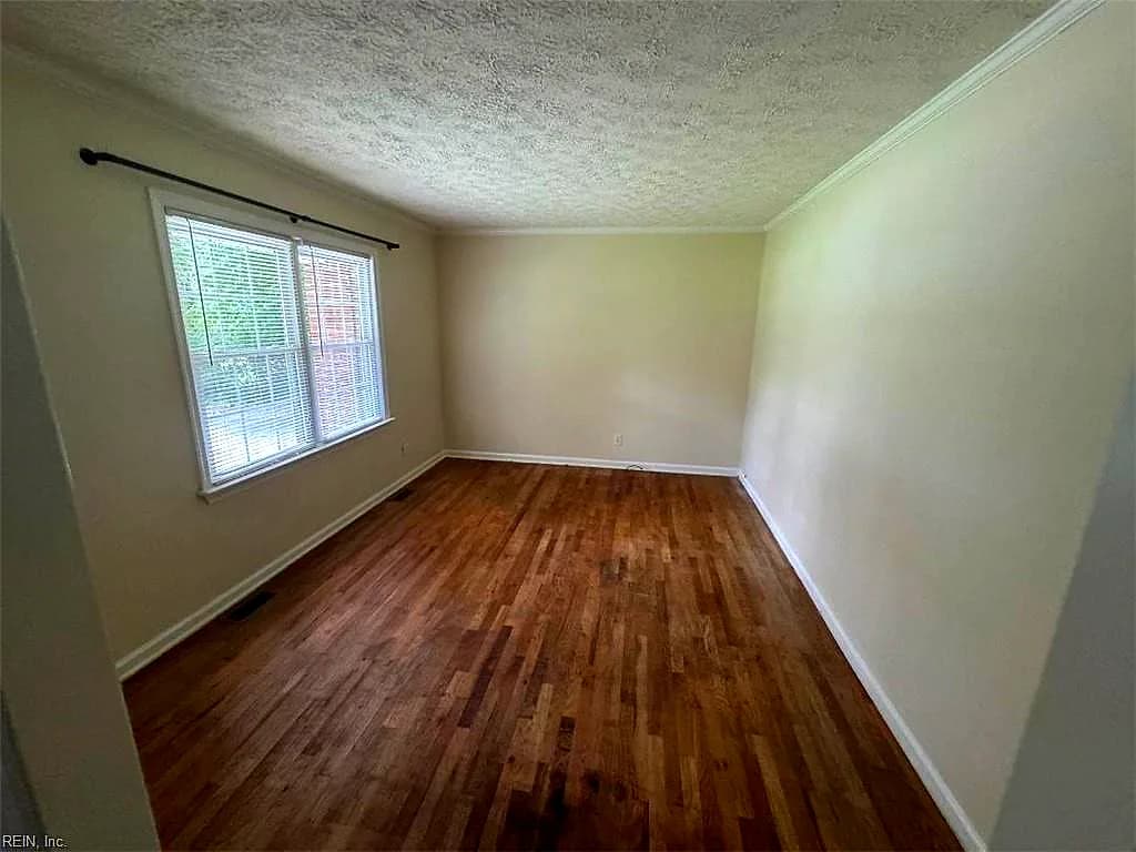 105 Marlin CIR, YORKTOWN VA 23692 thumb 9