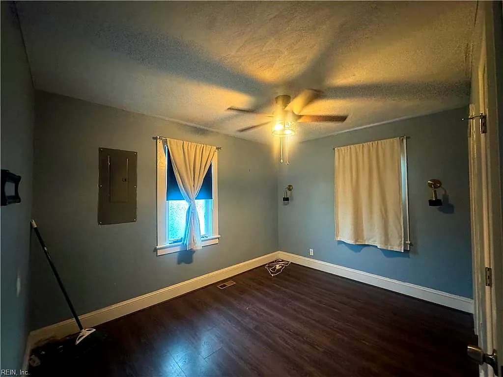 1525 Hawthorne DR, CHESAPEAKE VA 23325 thumb 8