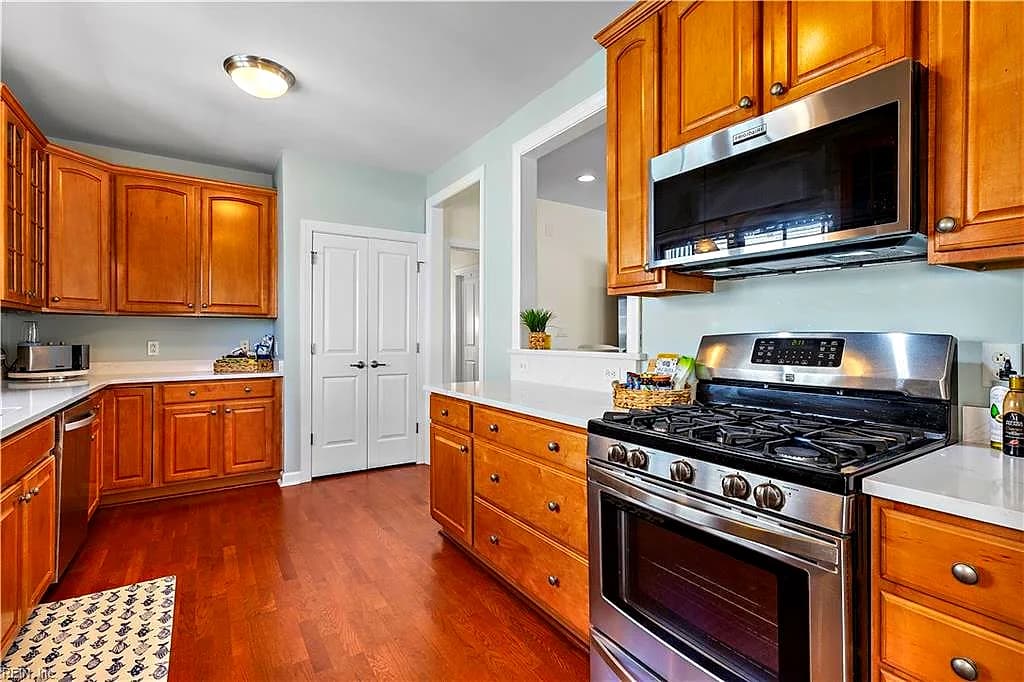 8312 N View BLVD, NORFOLK VA 23518 thumb 10