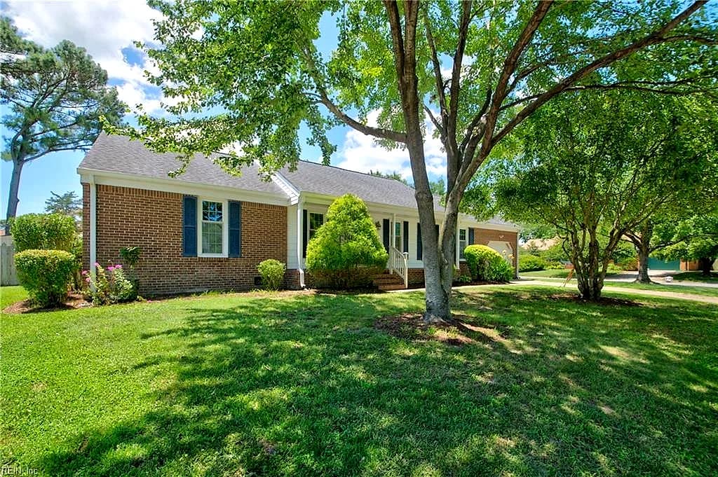 403 Caravelle CT N, CHESAPEAKE VA 23322 - Photo 3
