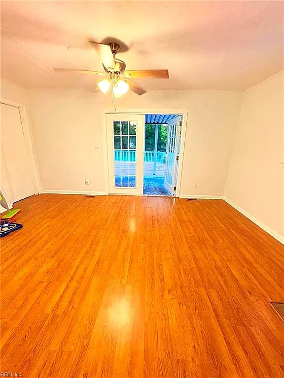 105 Second ST, YORKTOWN VA 23692 thumb 11