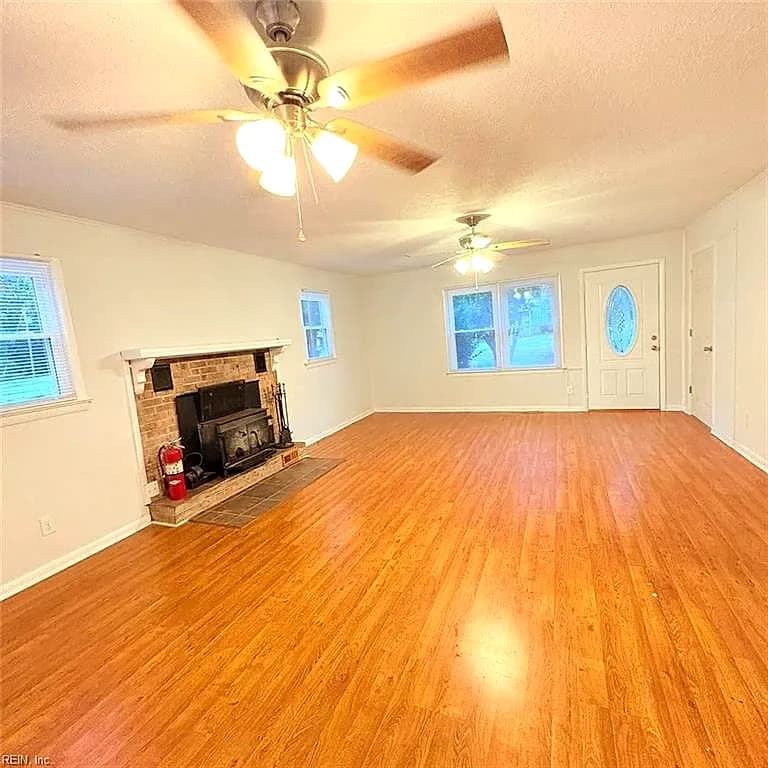 105 Second ST, YORKTOWN VA 23692 thumb 8