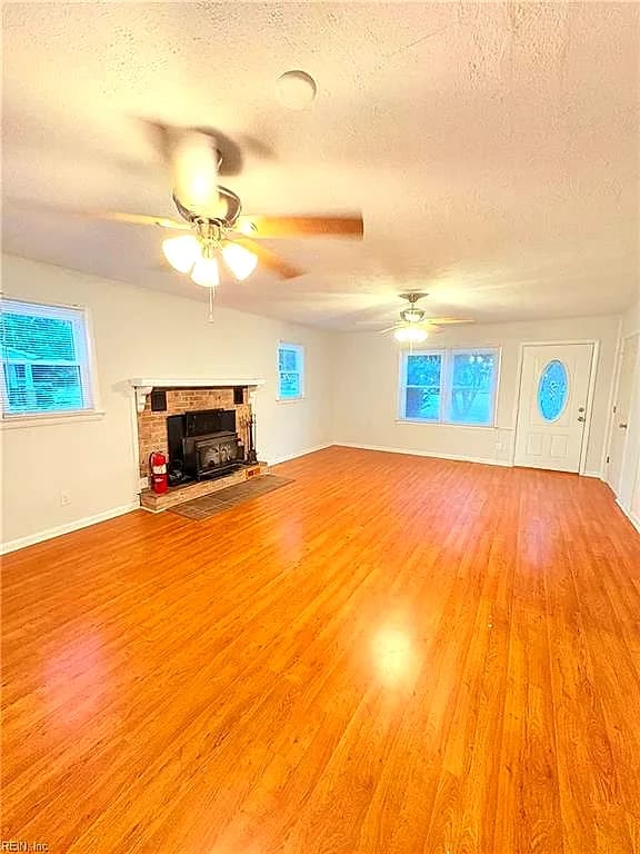 105 Second ST, YORKTOWN VA 23692 thumb 9