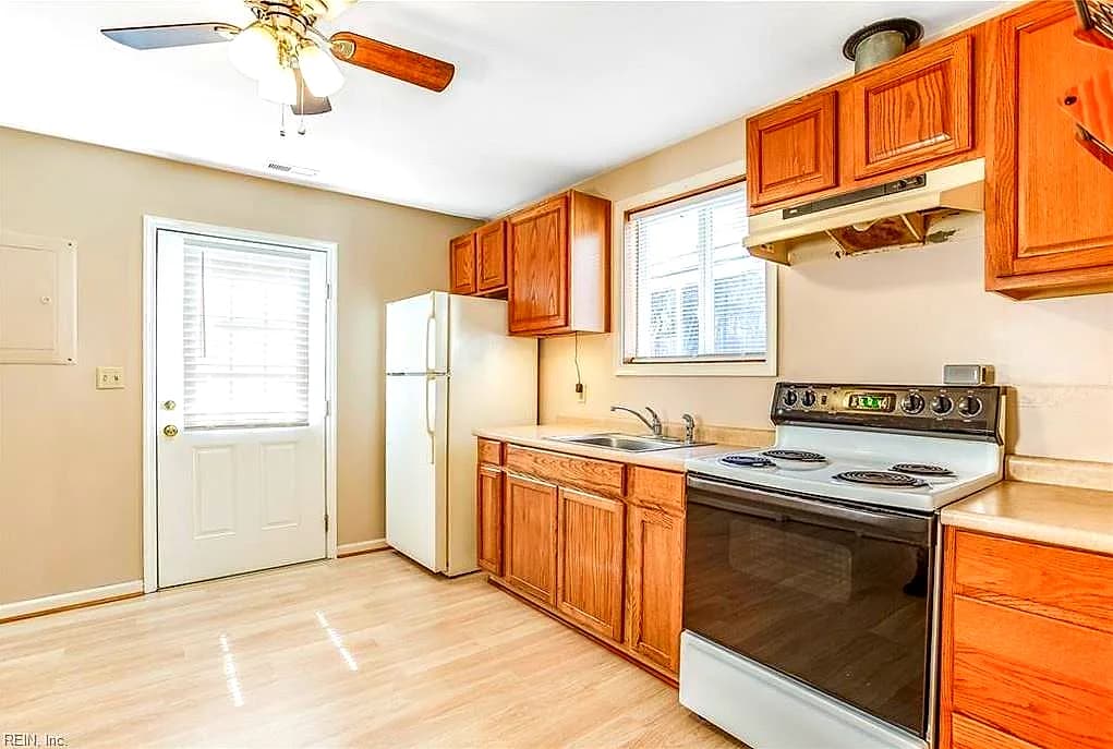 1804 Portlock RD, CHESAPEAKE VA 23324 - Photo 3
