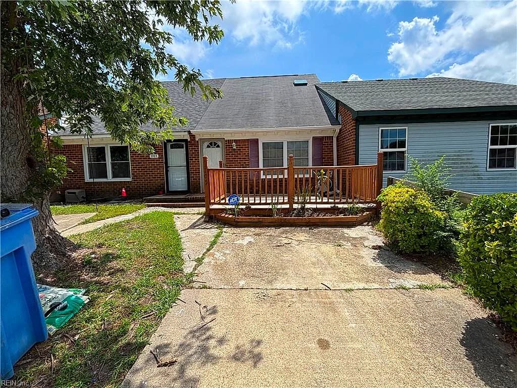 1105 Vermilya CT, VIRGINIA BEACH VA 23454 - Photo 2