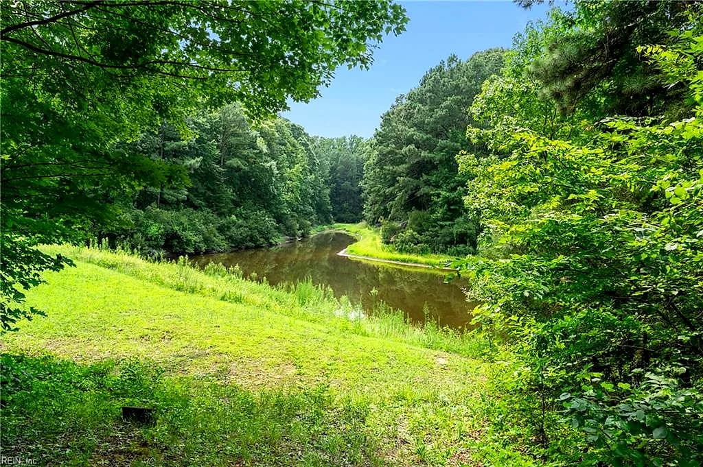 974 Wilton Coves DR, HARTFIELD VA 23071 thumb 10