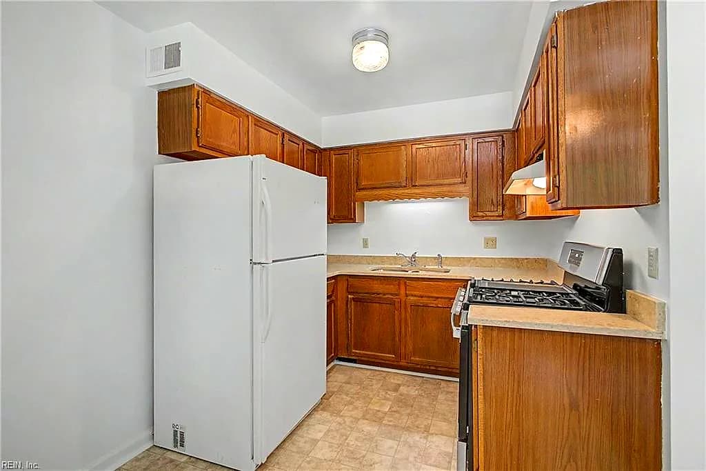 15324 Warwick BLVD #C, NEWPORT NEWS VA 23608 - Photo 5