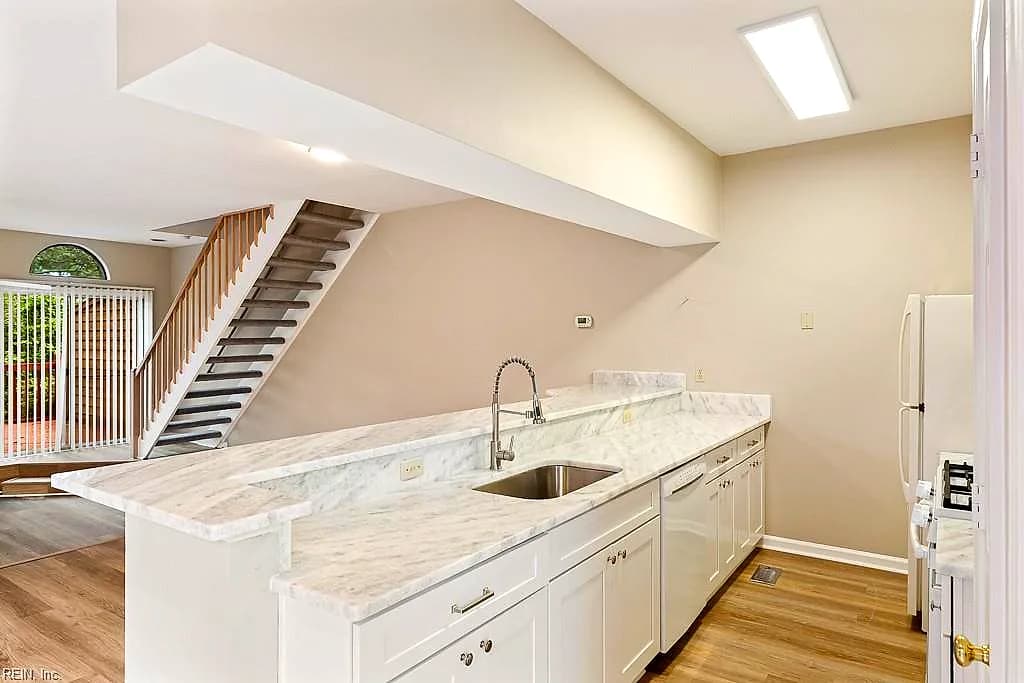 2159 Woodlawn AVE, VIRGINIA BEACH VA 23455 - Photo 5