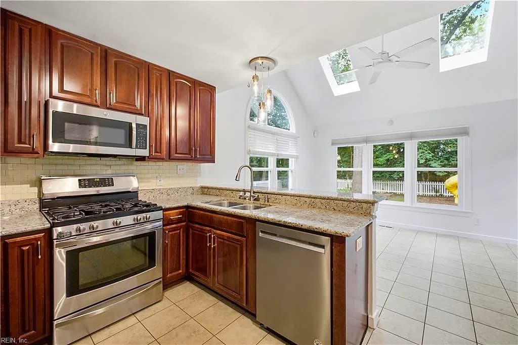 100 Spinnaker Run LN, SMITHFIELD VA 23430 thumb 9