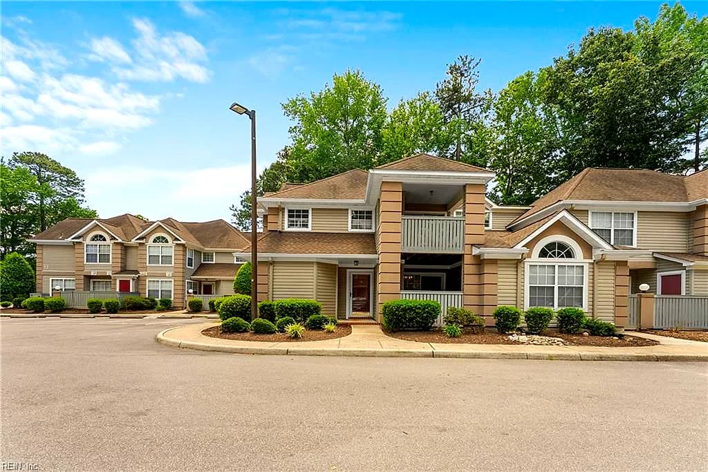 315 Gainsborough SQ, CHESAPEAKE VA 23320 - Main photo