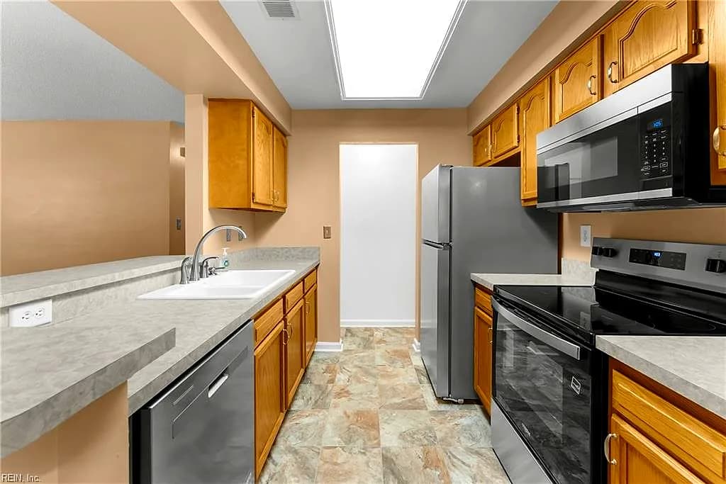 315 Gainsborough SQ, CHESAPEAKE VA 23320 thumb 12