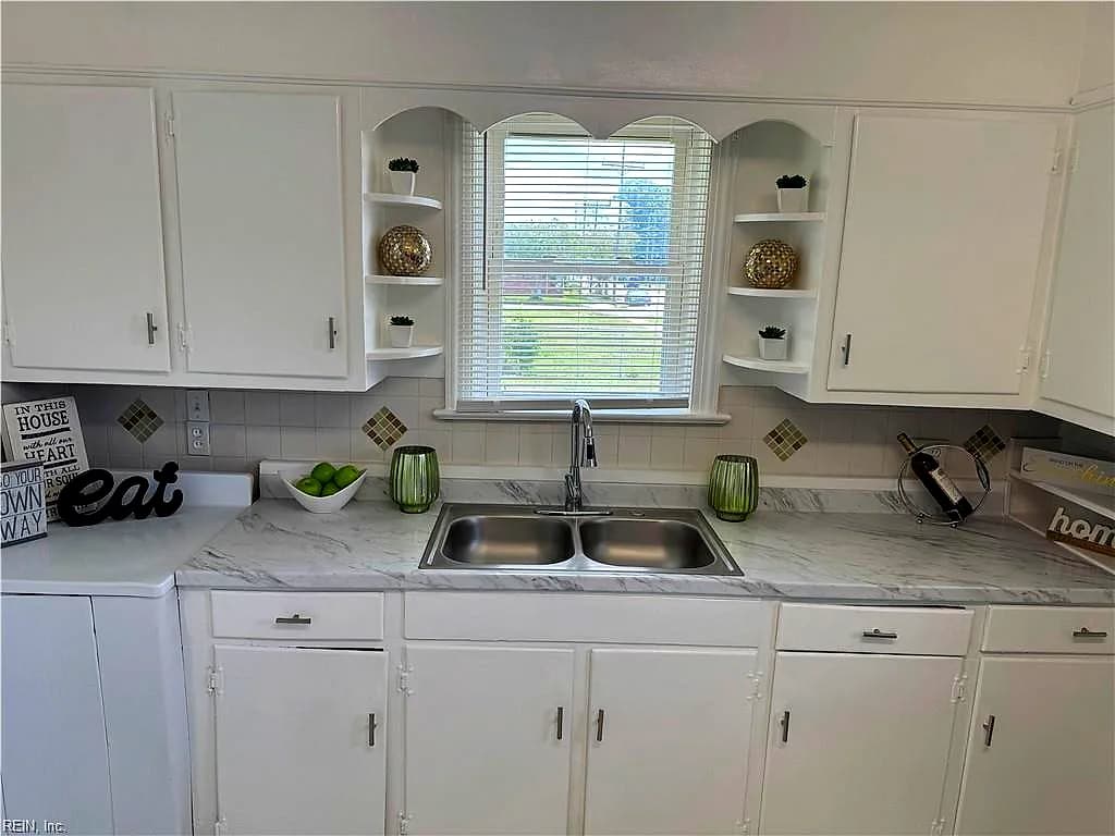 2801 Mapleton AVE, NORFOLK VA 23504 thumb 7