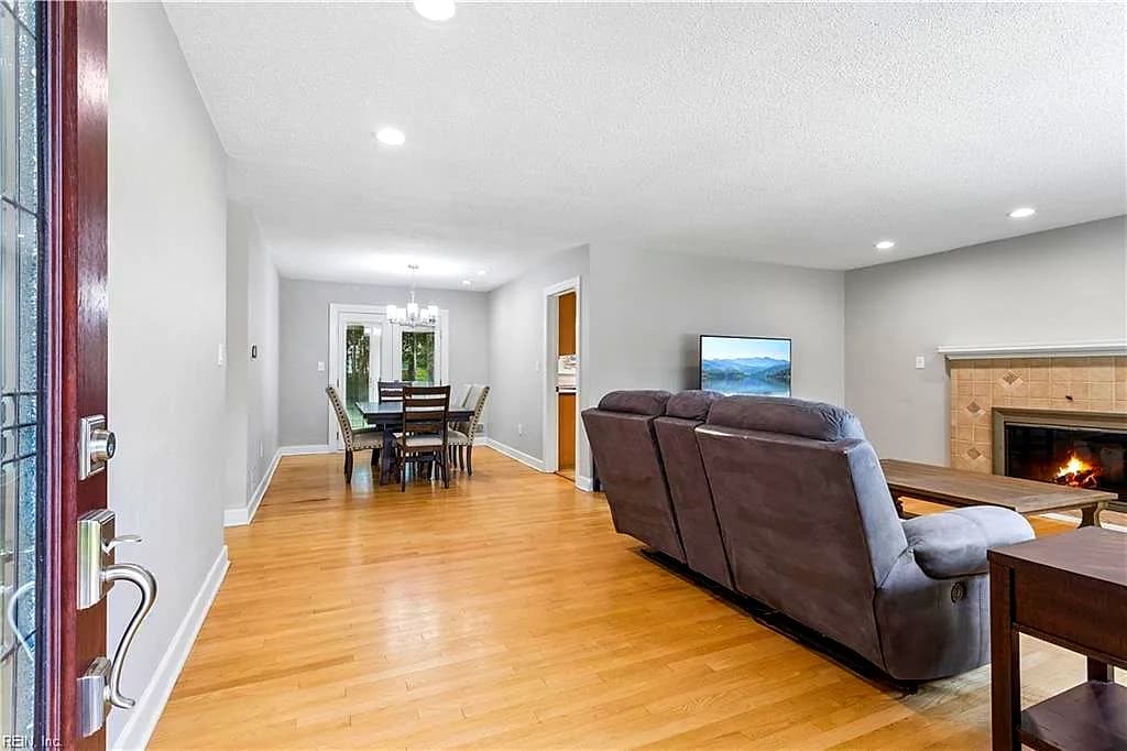 209 E mcginnis CIR, NORFOLK VA 23502 thumb 6