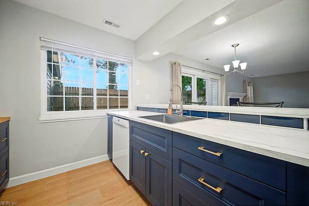 726 Oleander CIR, VIRGINIA BEACH VA 23464 - Photo 4