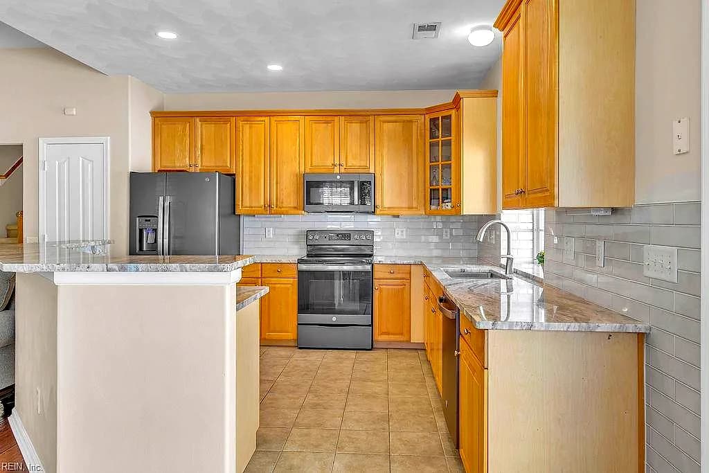 808 Monroe CT, CHESAPEAKE VA 23320 thumb 12