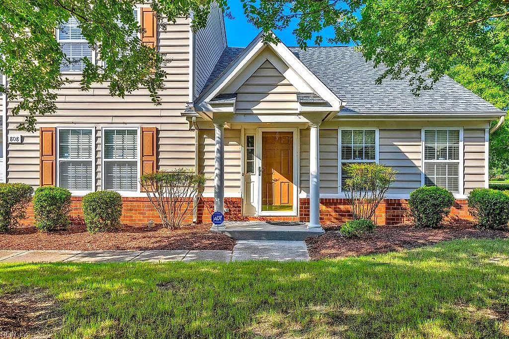 808 Monroe CT, CHESAPEAKE VA 23320 - Photo 3