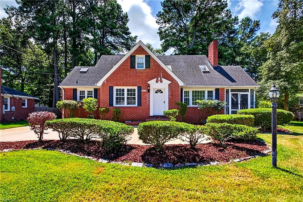 2213 Wildwood RD, CHESAPEAKE VA 23323 - Main photo