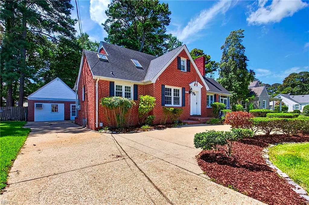 2213 Wildwood RD, CHESAPEAKE VA 23323 - Photo 3