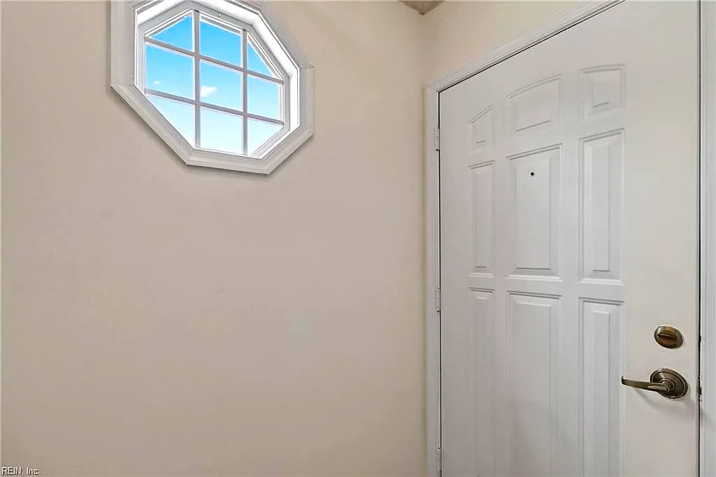 3520 Sugar Run RN, CHESAPEAKE VA 23321 - Photo 5