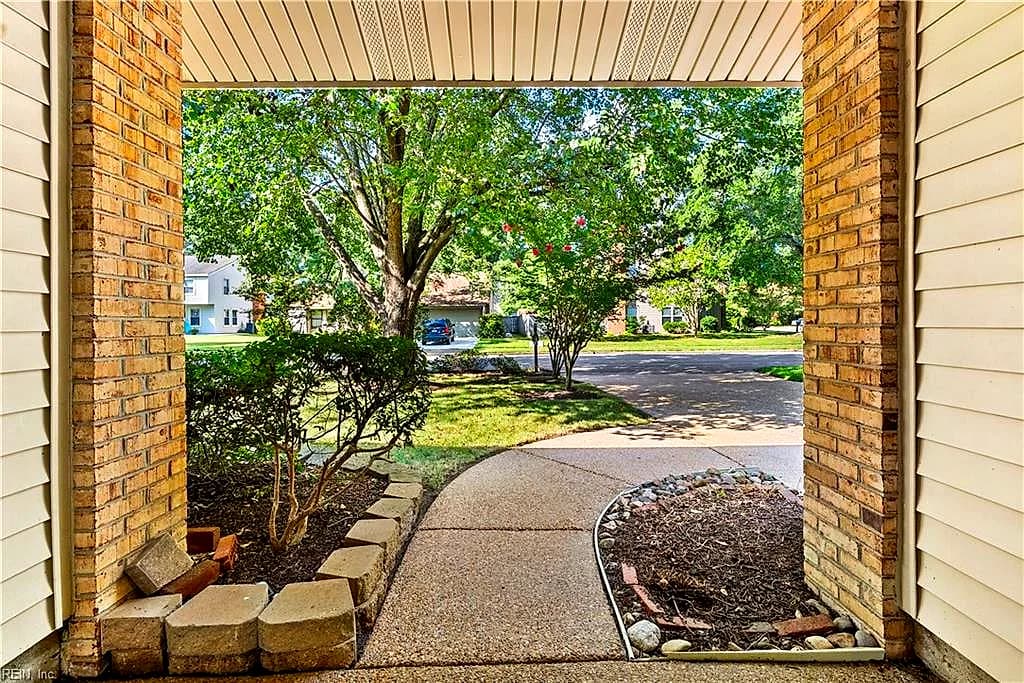1604 Lake Christopher DR, VIRGINIA BEACH VA 23464 - Photo 5