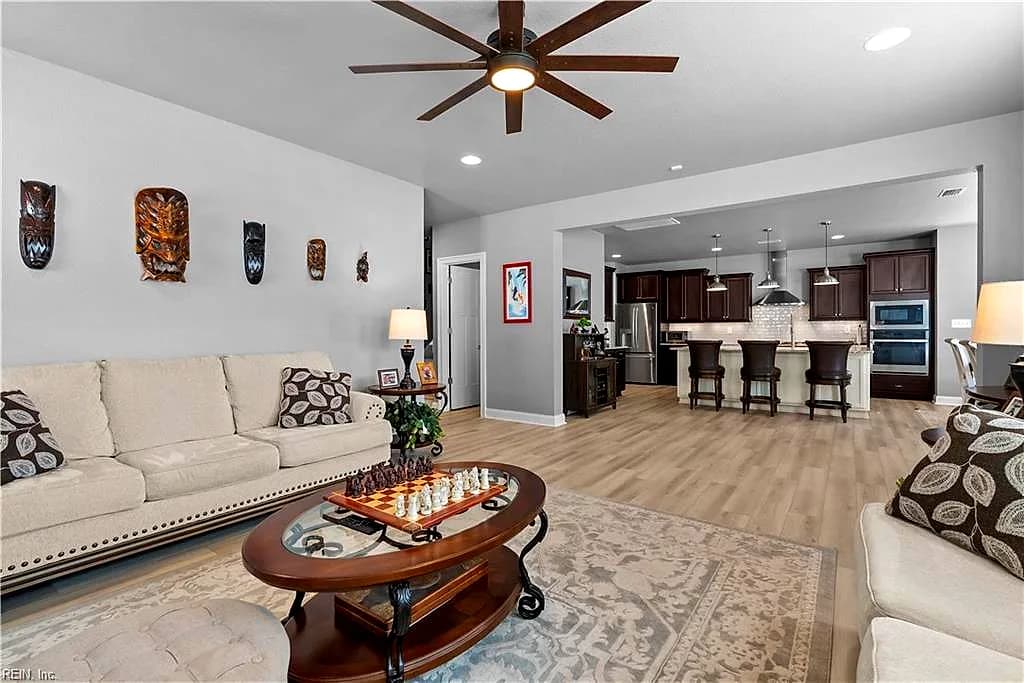 409 Cairns RD, CHESAPEAKE VA 23322 thumb 9