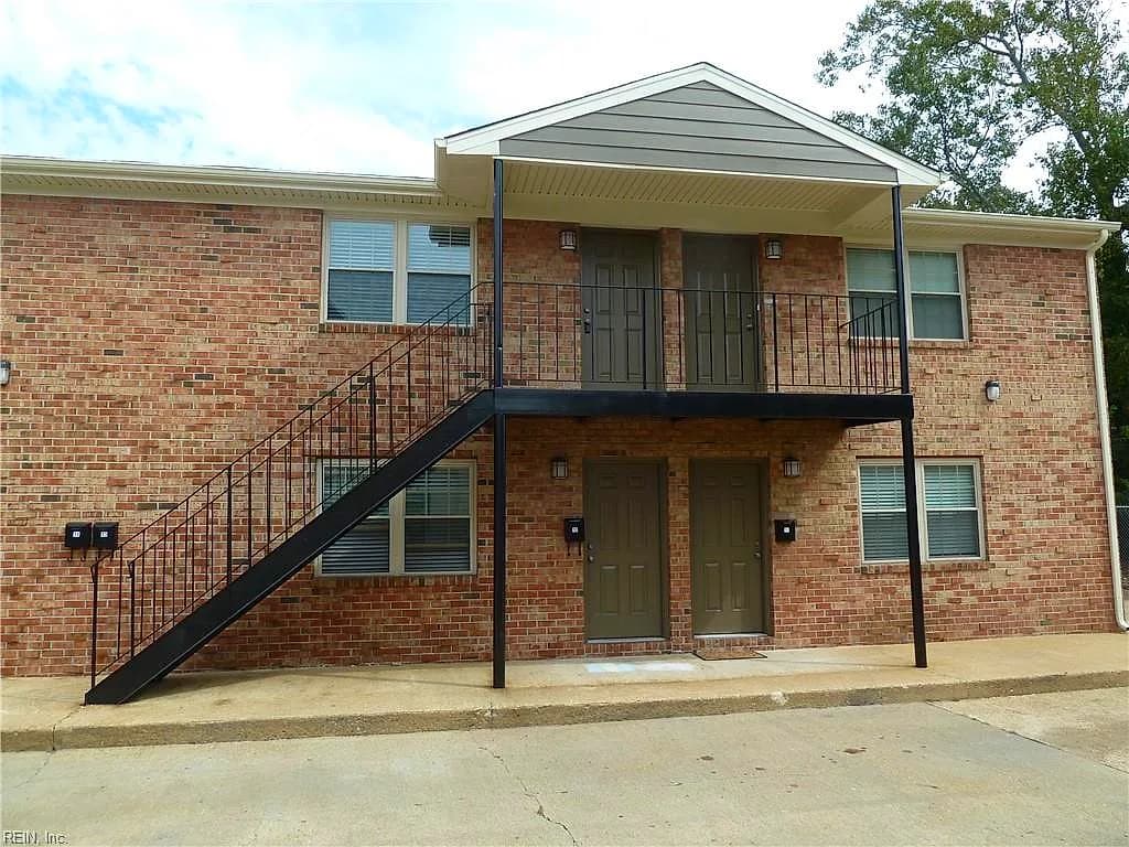 309 Ashlawn DR #11, NORFOLK VA 23505 - Photo 2