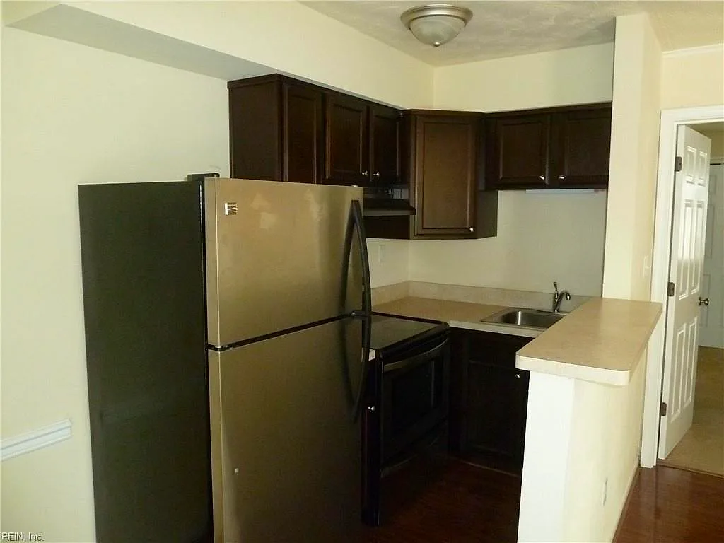 309 Ashlawn DR #11, NORFOLK VA 23505 - Photo 4
