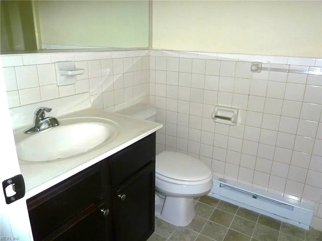 309 Ashlawn DR #11, NORFOLK VA 23505 thumb 6