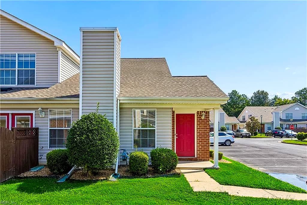 823 Miller Creek LN, NEWPORT NEWS VA 23602 - Photo 3