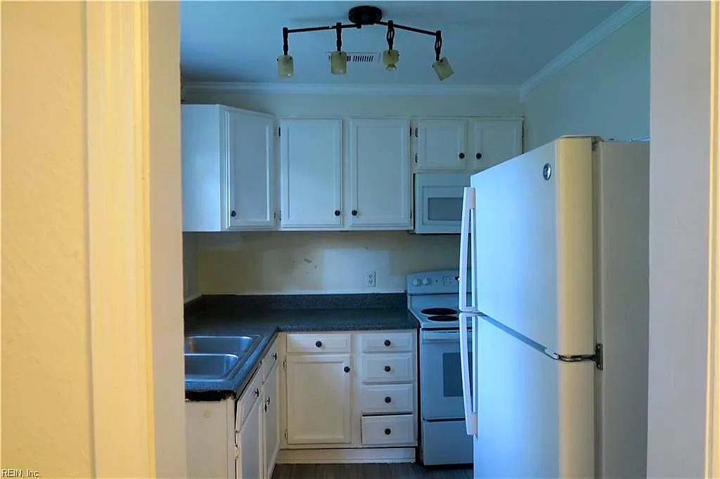 4917 Shafer ST, NORFOLK VA 23513 - Photo 3