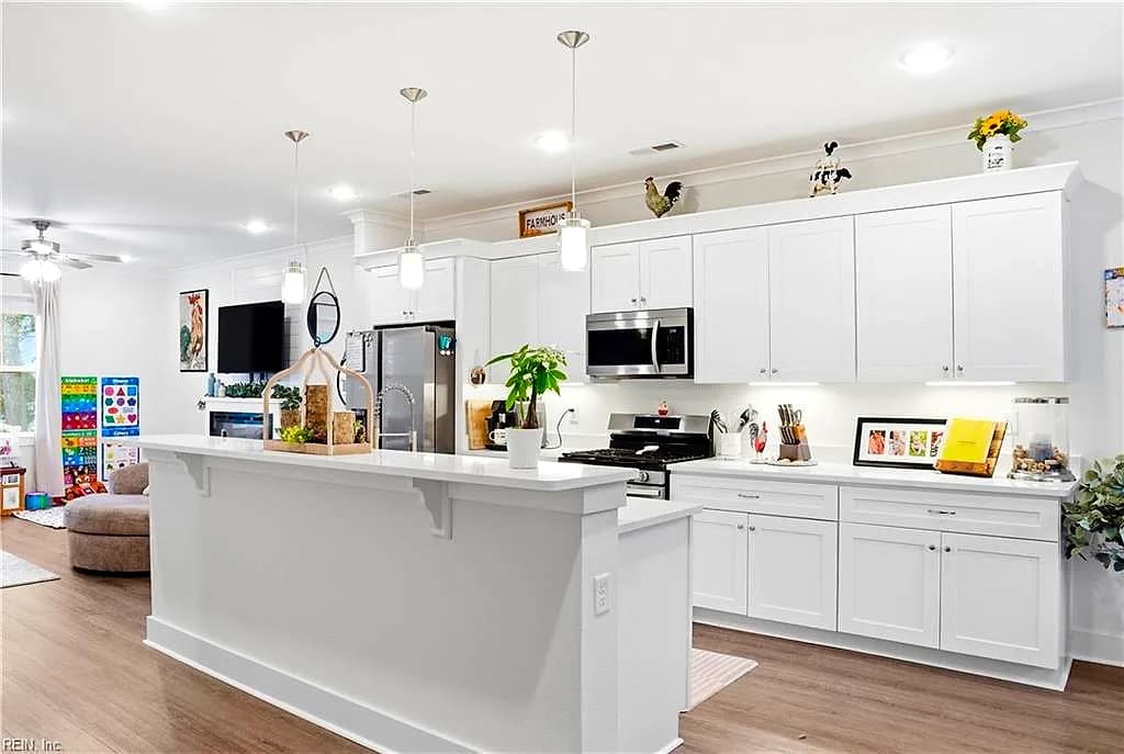2917 Pretty Lake AVE, NORFOLK VA 23518 - Photo 4