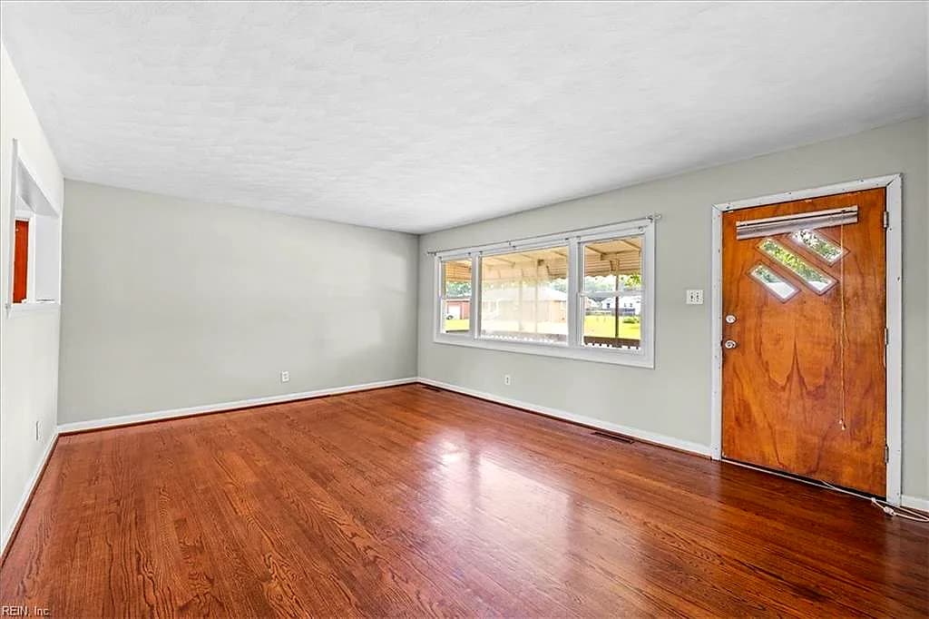 1217 Oleander AVE, CHESAPEAKE VA 23325 - Photo 2