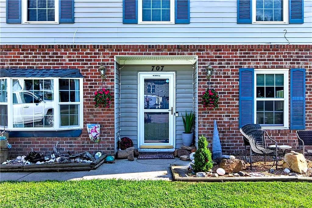 707 Ketch CT, NEWPORT NEWS VA 23608 - Photo 4