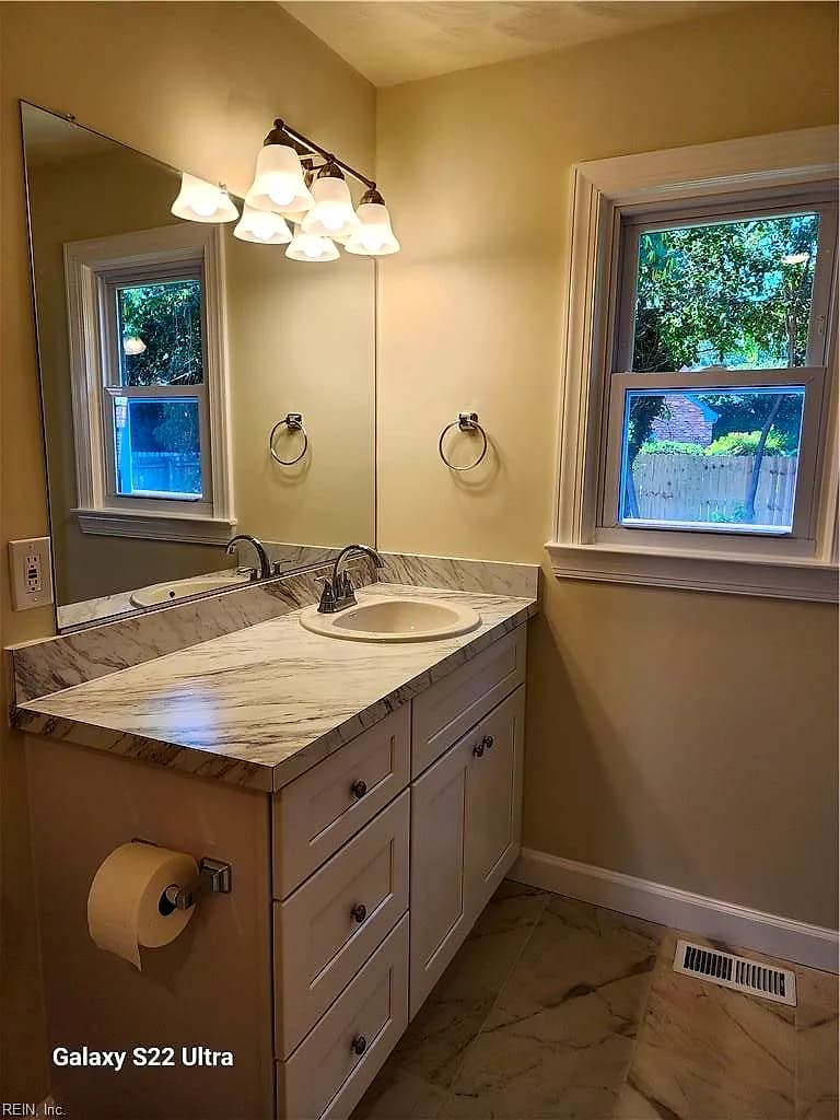 685 Lord Dunmore DR, VIRGINIA BEACH VA 23464 - Photo 3