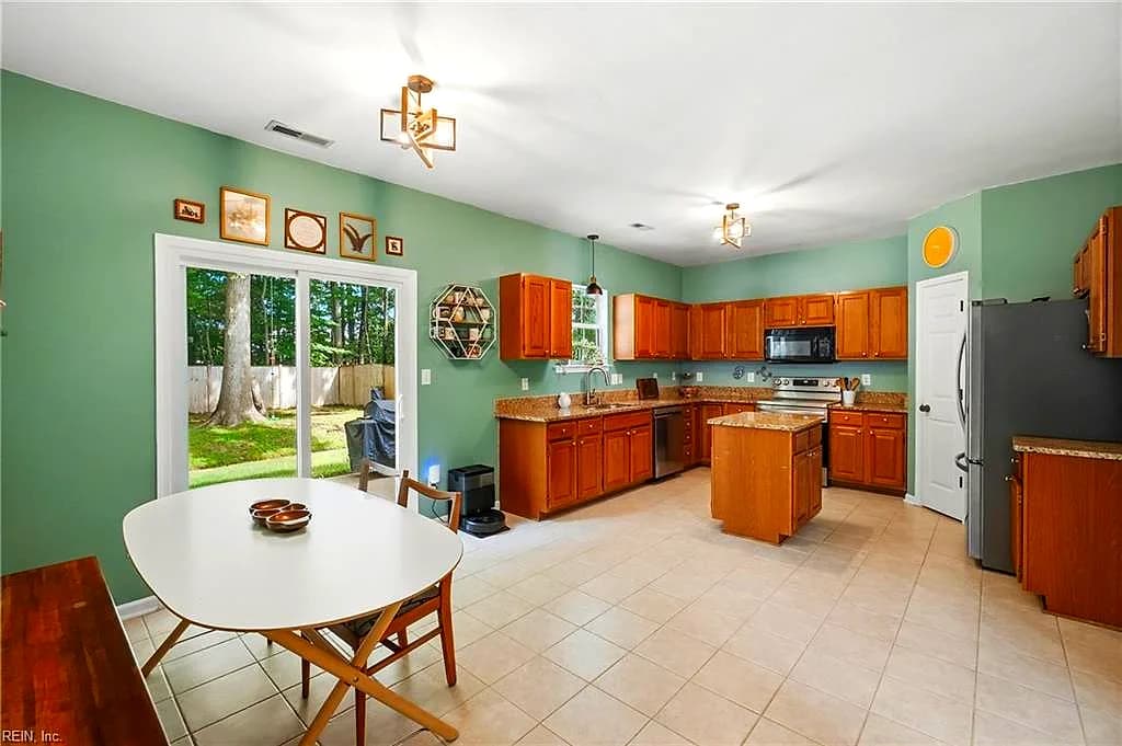 978 Holbrook DR, NEWPORT NEWS VA 23602 thumb 12