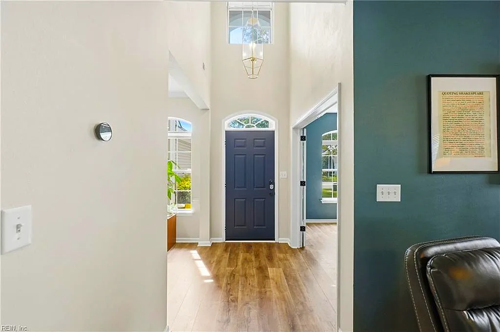 978 Holbrook DR, NEWPORT NEWS VA 23602 - Photo 5