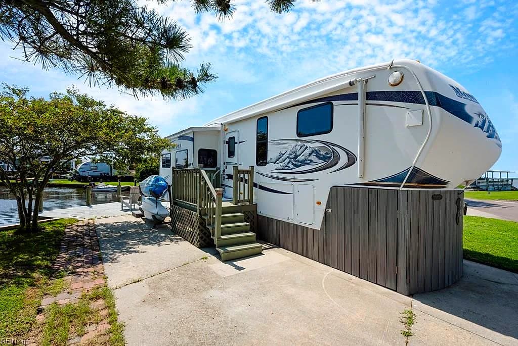 3665 Sandpiper Road RD #96, VIRGINIA BEACH VA 23456 - Photo 2