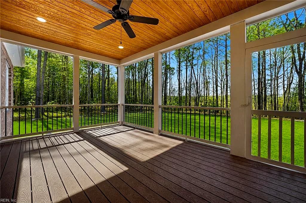 1312 Creekway DR, SMITHFIELD VA 23430 - Photo 5