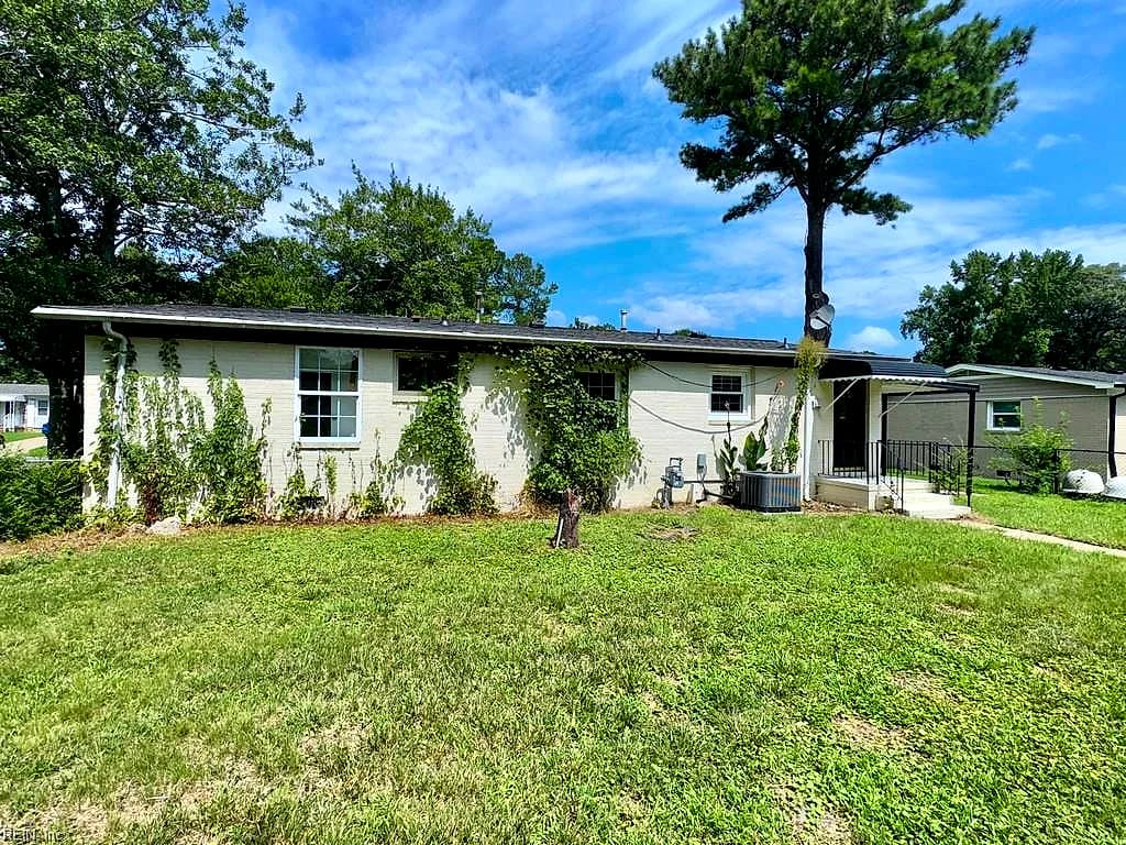 1215 Lake Kennedy DR, SUFFOLK VA 23434 - Photo 3