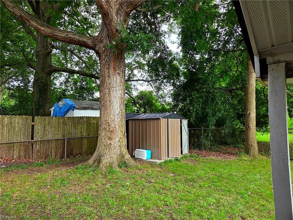 1949 Long Green LN, HAMPTON VA 23663 - Photo 4
