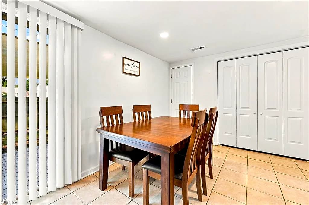 977 Oak Forest CT, VIRGINIA BEACH VA 23464 - Photo 3