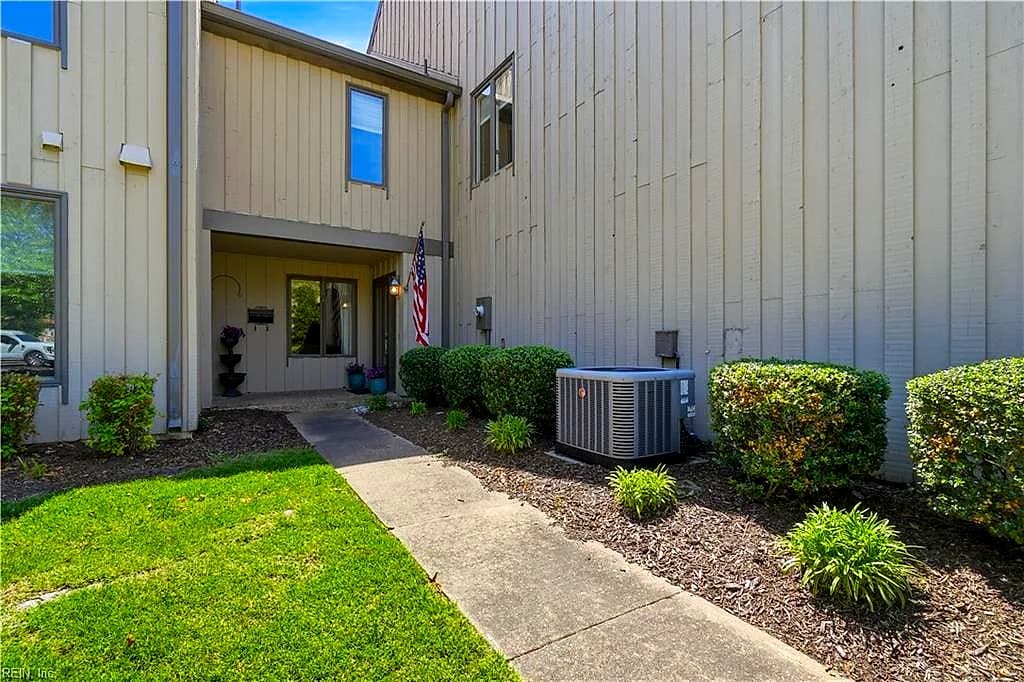 4291 Hatton Point LN, PORTSMOUTH VA 23703 - Photo 5