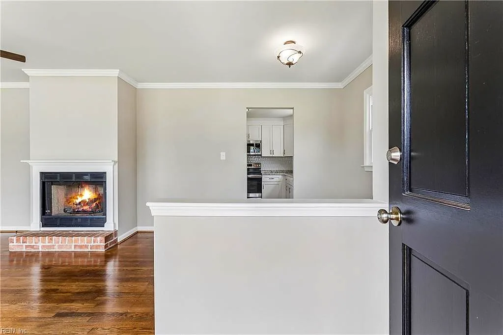 21 Reynolds DR, HAMPTON VA 23664 - Photo 5